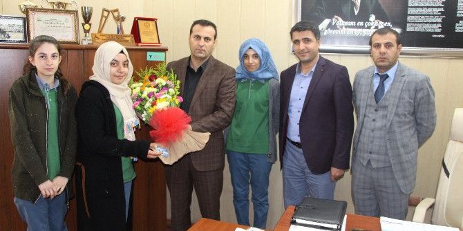 Öğrenciler Müdür Tünçmen’e Kitap Okuma Sözü Verdi