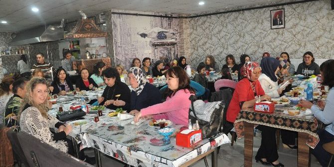 Verdikleri Kilolar İçin Kendilerini Kahvaltıyla Ödüllendirdiler