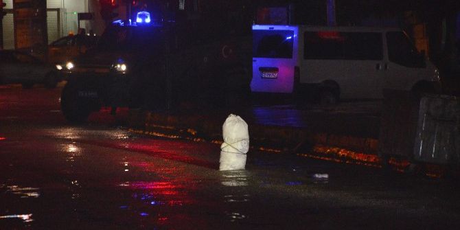 Batman’da İş Merkezi Önündeki Çuvallar Polisi Alarma Geçirdi