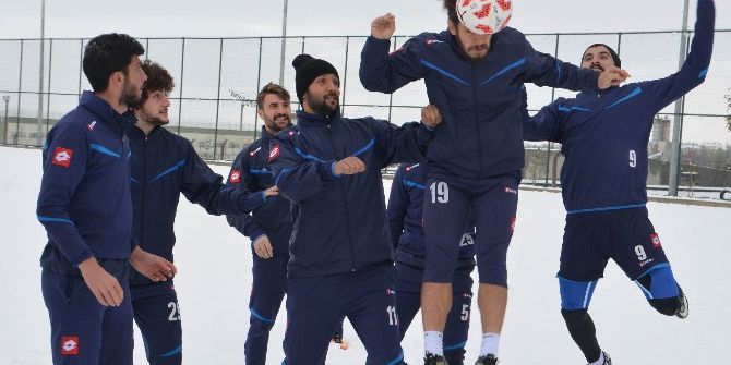Dadaşlar, Kartopu Oynadı, Karlı Zeminde Antrenman Yaptı