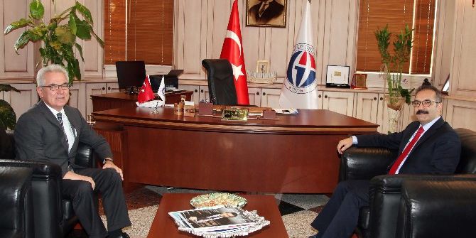 Büyükelçi Keçeci’den Rektör Gür’e Ziyaret