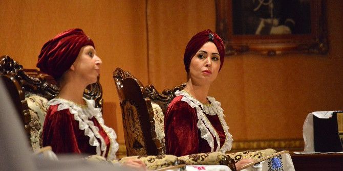 Şehir Tiyatroları, Sezonun İlk Yetişkin Oyunu ‘Kanaviçe’ İle İzleyiciyle Buluşuyor