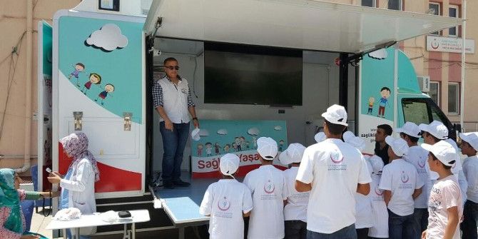 Sağlıklı Yaşam Aracı 10 İlçede Faaliyet Yürüttü