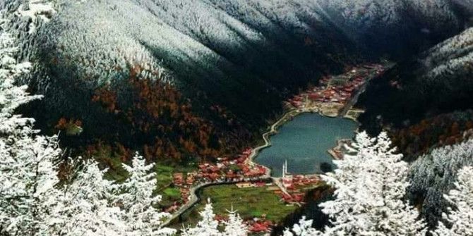 Uzungöl’ün Yamaçları Karla Süslendi