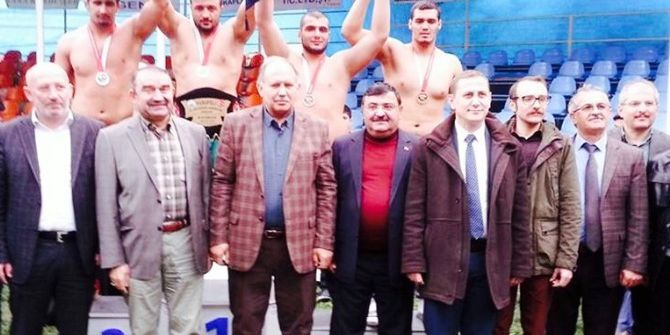 Karabucak Güreşleri Müsabakaların Da Altın Kemerin Sahibi Arü Oldu