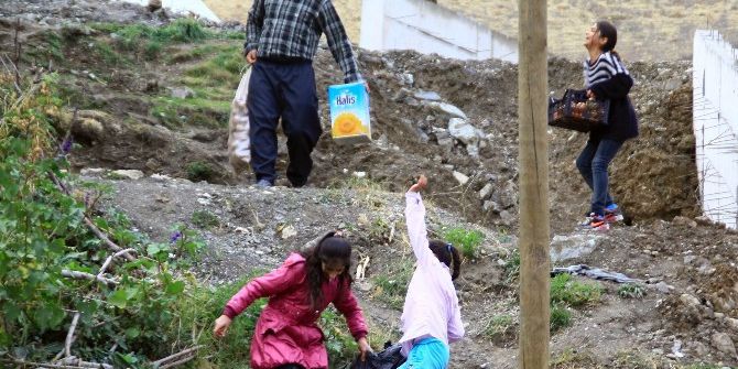 50 Hane Mahallelerine Yol Yapılmasını Bekliyor