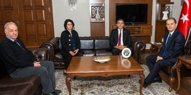 Kızılay Heyetinden Vali Taşyapan’a Ziyaret