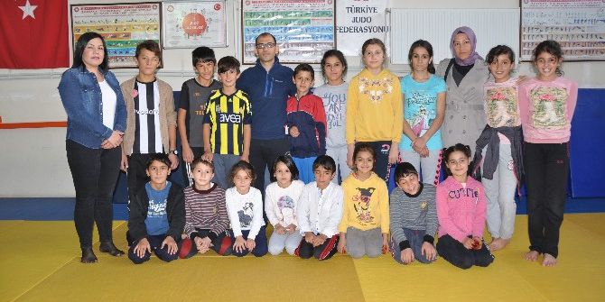 Miniklerin Sarı Kuşak Heyecanı