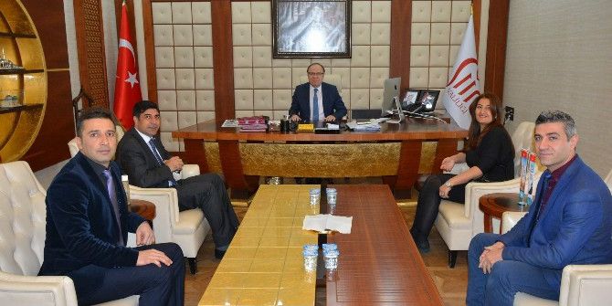 Siirt Kızılay Şubesi’nden, Vali Tutulmaz’ı Ziyaret Etti