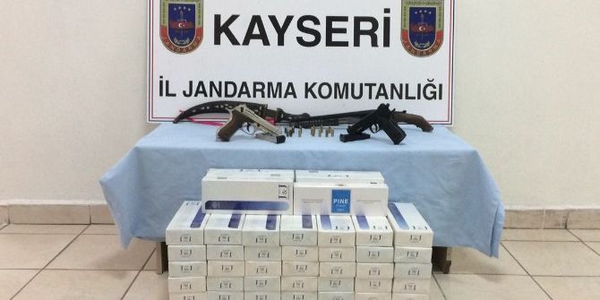 Jandarma’dan Kaçak Sigara Ve Silah Operasyonu