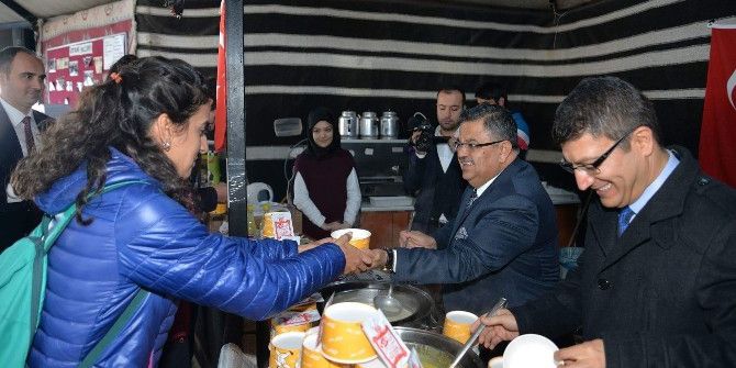 Üniversitede Her Çarşamba Günü Öğrencilere Ücretsiz Çorba