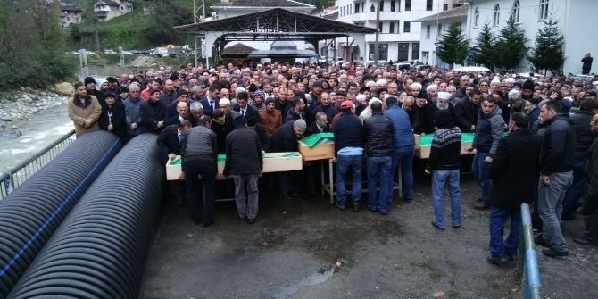 Rize’de Kahvehane Saldırısında Hayatını Kaybeden 3 Kişi Son Yolculuklarına Uğurlandı
