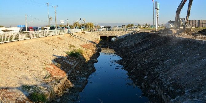 Ahmet Bedevi Mahallesi’nin Tahliye Kanalı Temizlendi