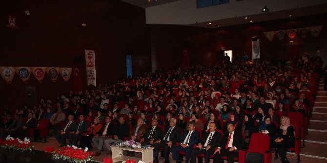 Bilecik’te “Son Yarım Asrın Hikayesi” Konferansı
