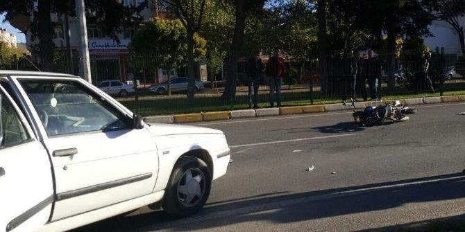 Otomobil İle Motosiklet Çarpıştı: 1 Yaralı