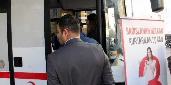 Ak Partililer Kan Bağışladı