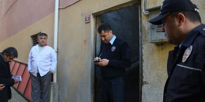 Yalnız Yaşayan Yaşlı Adam Evinde Ölü Bulundu