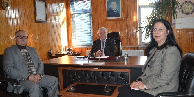 Camilere Kitaplıklar Geliyor