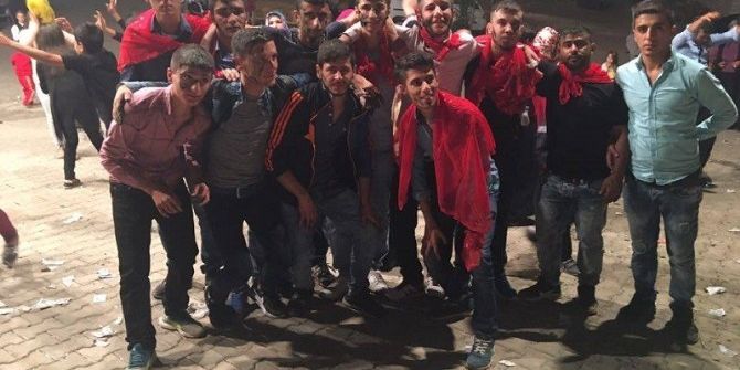 Askere Gidecek Gençlere Kına Gecesi