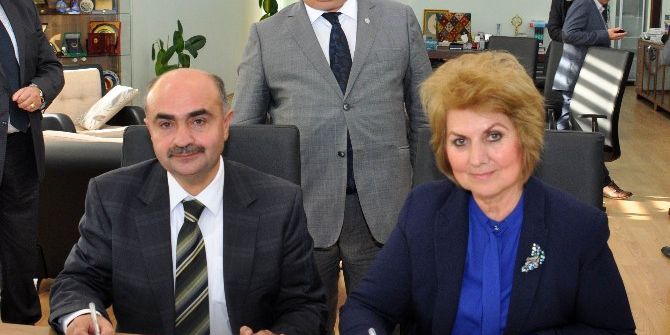 Neü İle Priştine Üniversitesi Arasında Protokol