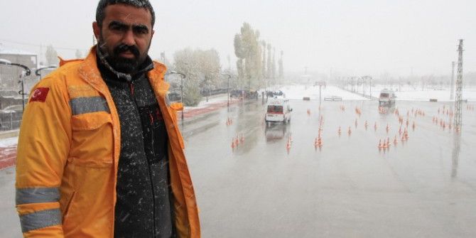 Ambulans Şoförlerine İleri Sürüş Eğitimi
