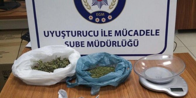 Trabzon’da Esrarla Yakalanan 2 Torbacı Tutuklandı
