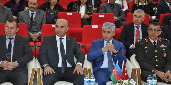 Azerbaycan’ın Bağımsızlığının 25. Yıldönümü Törenle Kutlandı