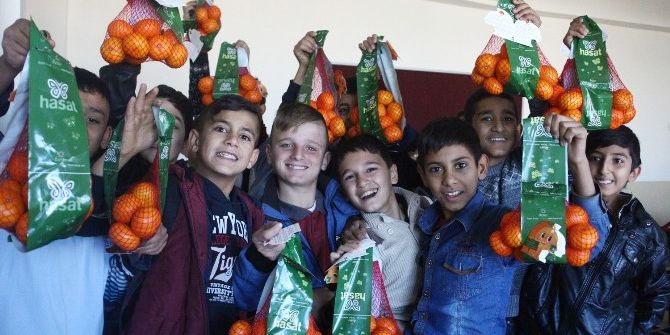 Her Hafta Bin Öğrenciye Narenciye Dağıtılıyor