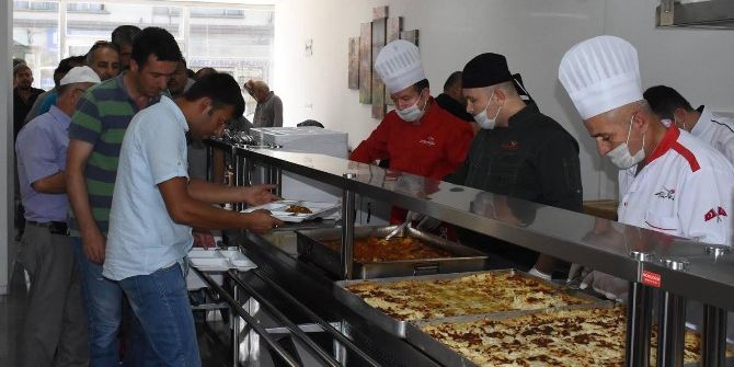 Düzce Belediyesi Haftanın 7 Günü Aş Veriliyor