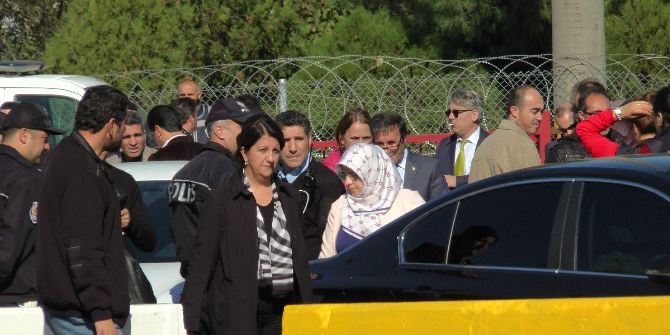 Kandıra’ya Ziyarete Giden Hdp’lileri Polis Geri Çevirdi