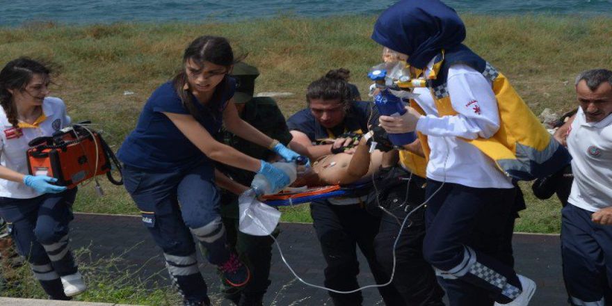 Trabzon’da Serinlemek İçin Denize Giren Bir Çocuk Boğulma Tehlikesi Geçirdi