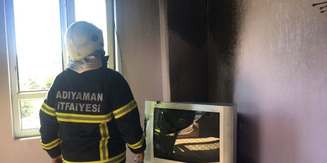 Televizyon Patlayınca Yangın Çıktı