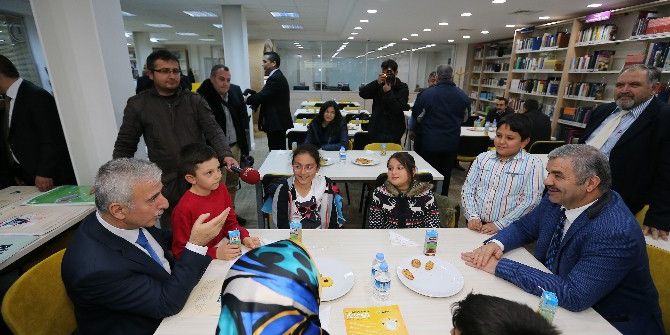 Büyükşehir Belediyesi Kente 33 Bin Kitaplık Kütüphane Kazandırdı