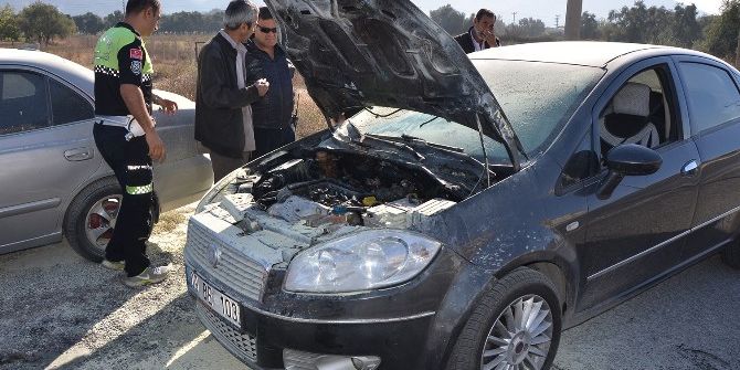 Milas’ta Seyir Halindeki Otomobil Alev Aldı