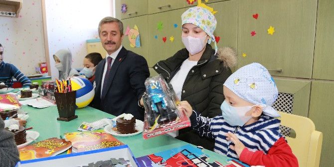 Lösemili Çocuklara Moral Ziyareti