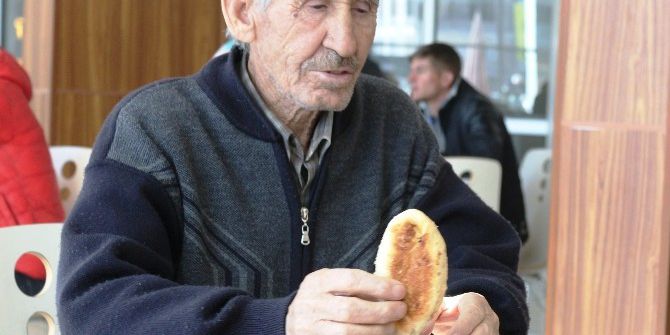 50 Yıl Sonra Katı Besinler Yeme Hasreti Sona Erdi