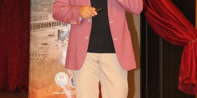 Sanat Tarihçisi Uğurluel, Üniversiteli Gençlerle Buluştu