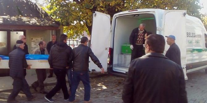 Hem Eşini, Hem Kendini Yakan Mühendis Toprağa Verildi