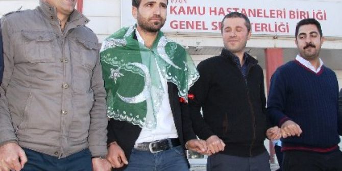 Sağlık Ocağından Asker Ocağına Davul Zurnalı Uğurlama