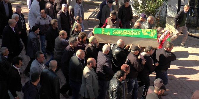 Eşi Tarafından Boğulduğu İddia Edilen 2 Çocuk Annesi Toprağa Verildi