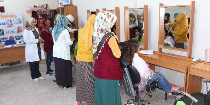 Samsatlı Öğrencilere Ücretsiz Saç Bakımı