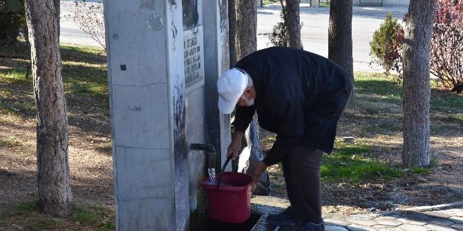 37 Saatlik Su Kesintisini Duyan Vatandaşlar Hazırlık Yaptı