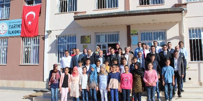 Samsat Kaymakamı Kürşad Atak Öğrencilerle Kahvaltı Yaptı