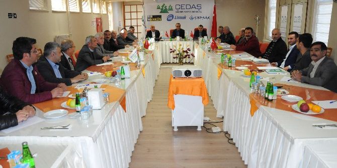 Muhtarlar Elektrik Sorunlarını Sosyal Medya Üzerinden İletecek