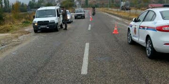 Jandarma Ekiplerinden Sürücüleri Bilgilendirme Uygulaması