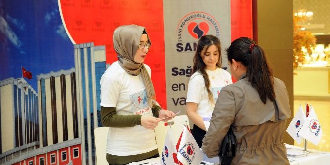 Sani Konukoğlu Hastanesi Sanko Park’ta Bilgilendirme Yapıyor
