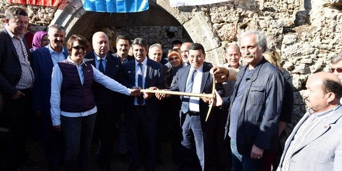 Lyrboton Kome Gün Yüzüne Çıkıyor