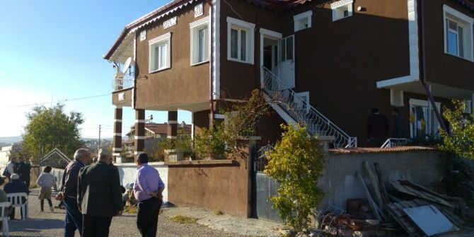 63 Yaşındaki Kadın Elleri Ve Ayakları Bağlanarak Öldürülmüş Halde Bulundu