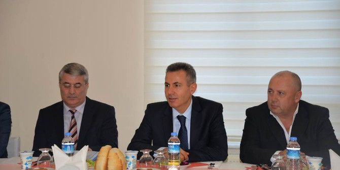 Vali Elban, Bozüyüklü Sanayicilerle Bir Araya Geldi