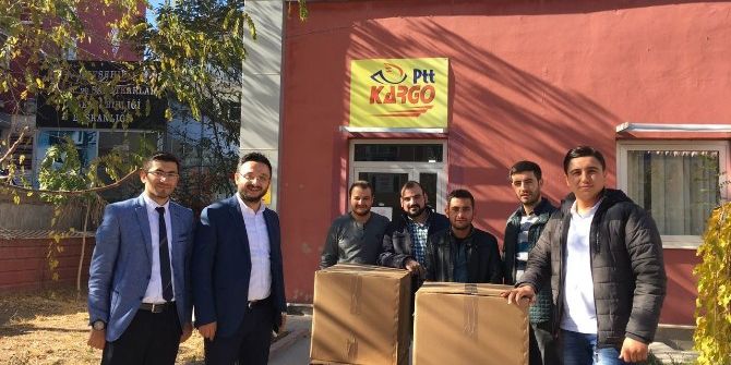 Ak Parti Gençlik Kollarından Öğrencilere Giyim Yardımı